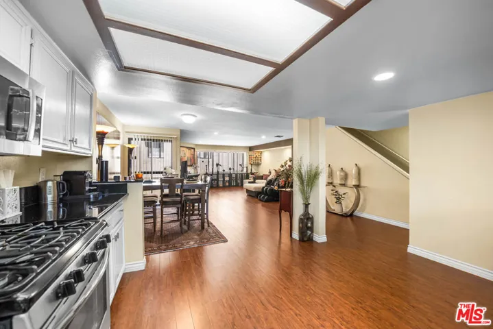 554 E San Jose Avenue 203, Burbank, California 91501