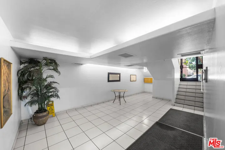 554 E San Jose Avenue 203, Burbank, California 91501