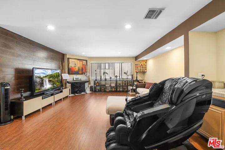 554 E San Jose Avenue 203, Burbank, California 91501