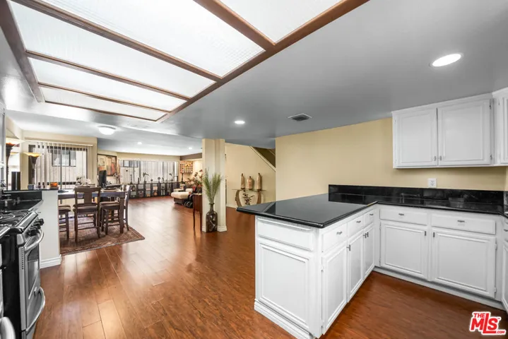 554 E San Jose Avenue 203, Burbank, California 91501