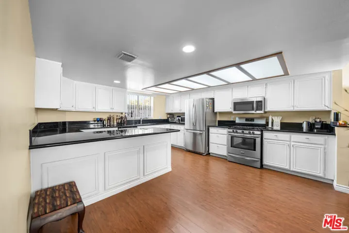 554 E San Jose Avenue 203, Burbank, California 91501