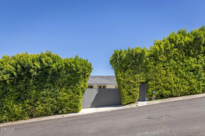 3446CaribethDr-01