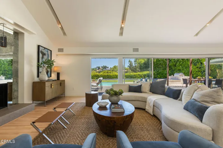 3446CaribethDr-19