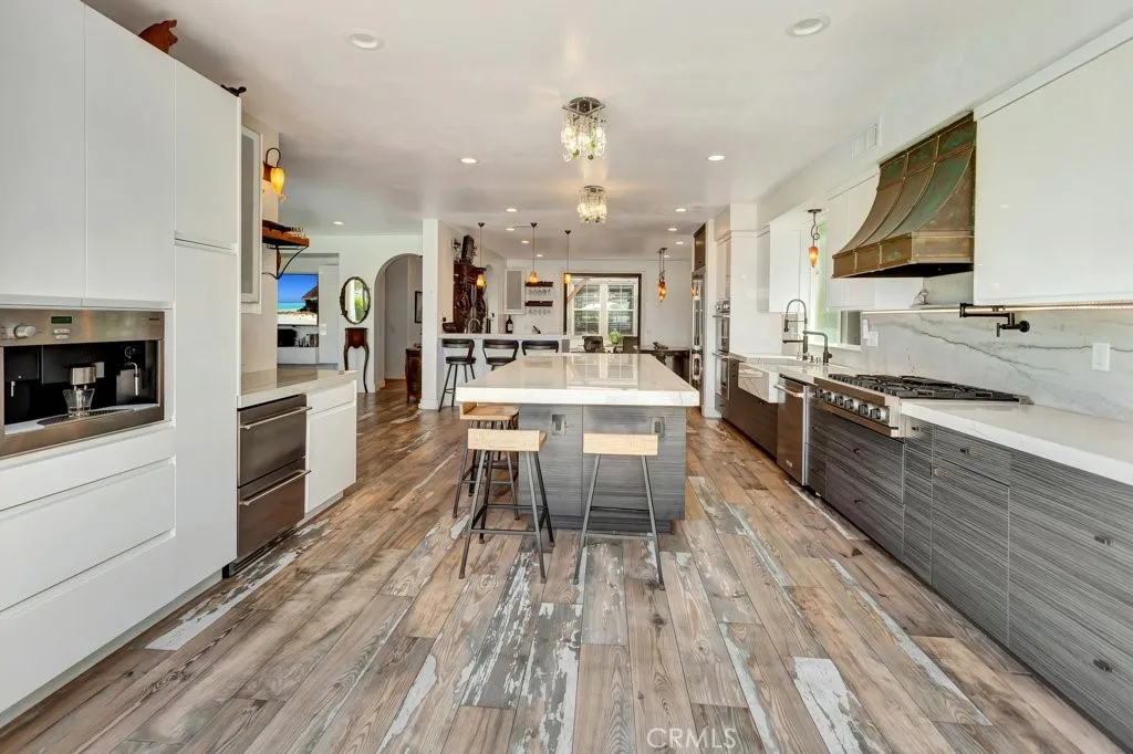 Gourmet chef's kitchen featuring high end built in appliances
