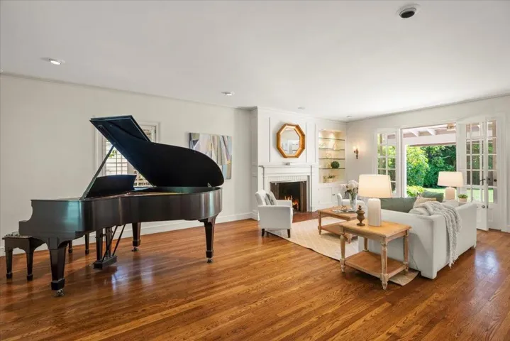 1408 Edgewood Drive, Palo Alto, California 94301