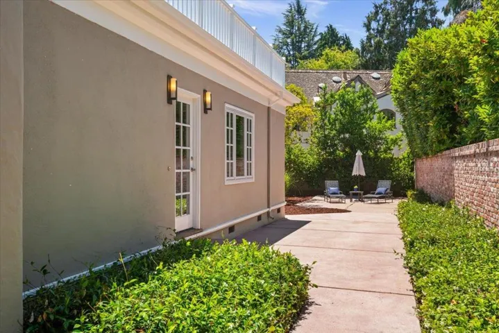 1408 Edgewood Drive, Palo Alto, California 94301