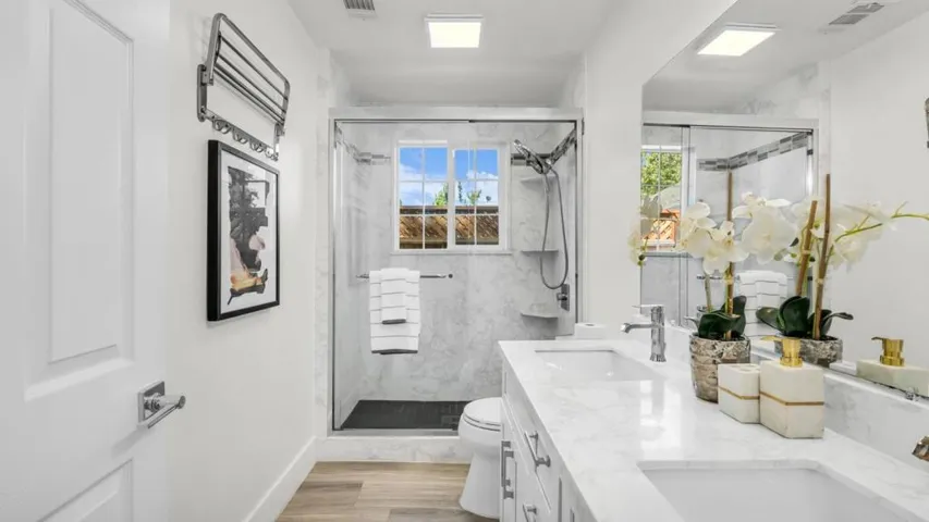 186 Fair Oaks Street, Mountain View, California 94040