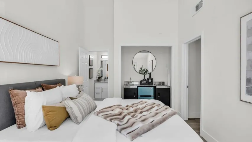 186 Fair Oaks Street, Mountain View, California 94040