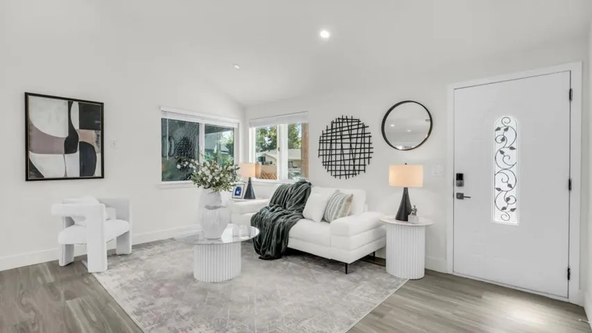 186 Fair Oaks Street, Mountain View, California 94040