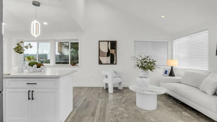 186 Fair Oaks Street, Mountain View, California 94040