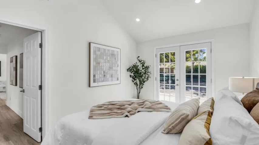 186 Fair Oaks Street, Mountain View, California 94040