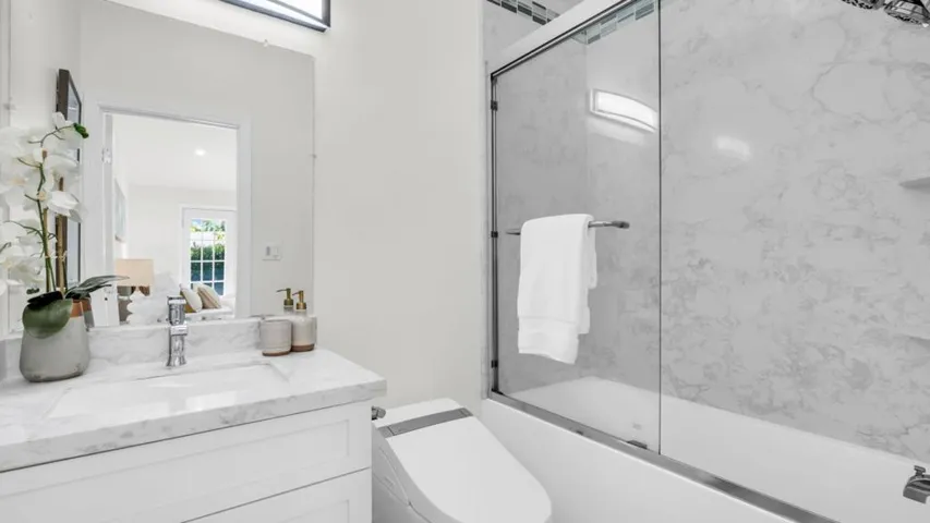 186 Fair Oaks Street, Mountain View, California 94040