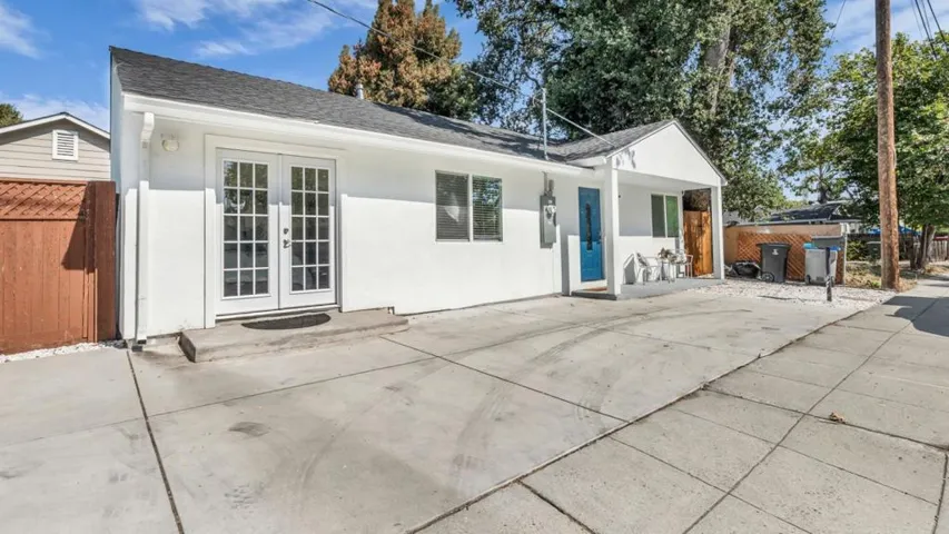 186 Fair Oaks Street, Mountain View, California 94040