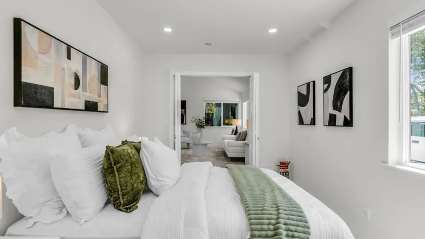 186 Fair Oaks Street, Mountain View, California 94040