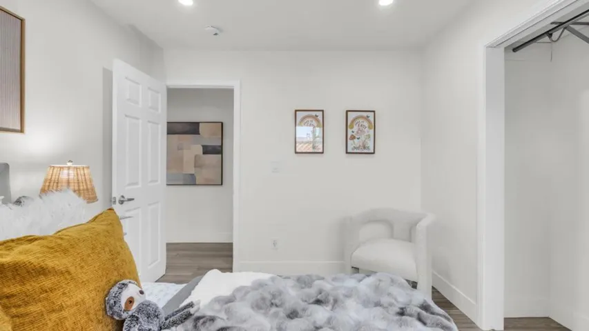 186 Fair Oaks Street, Mountain View, California 94040