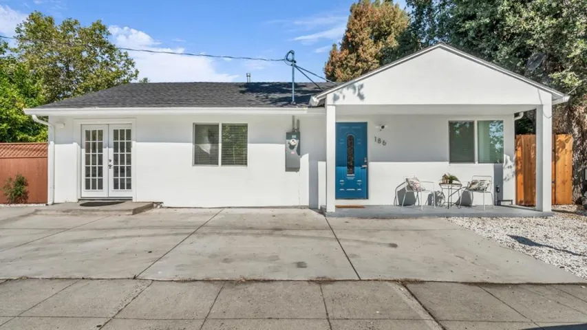186 Fair Oaks Street, Mountain View, California 94040
