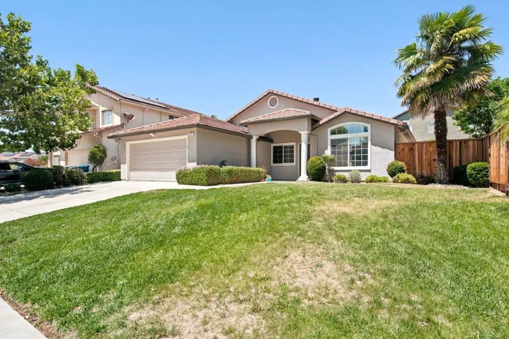 1571 Mimosa Street, Hollister, California 95023