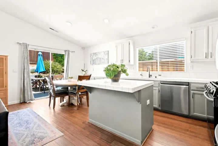 1571 Mimosa Street, Hollister, California 95023