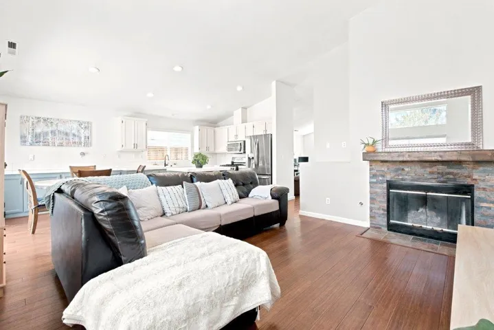 1571 Mimosa Street, Hollister, California 95023