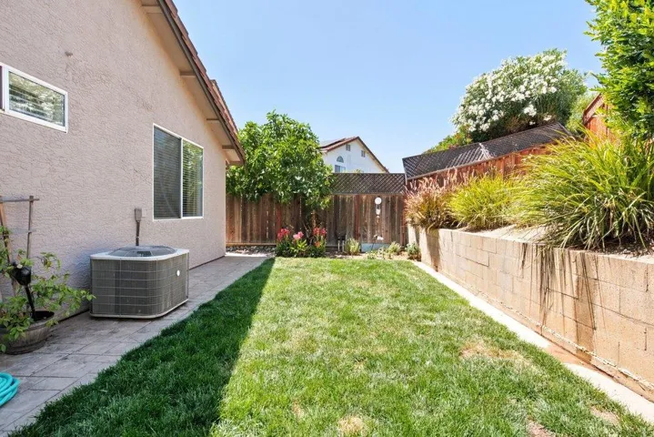 1571 Mimosa Street, Hollister, California 95023