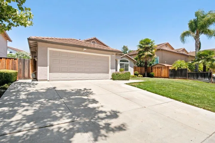 1571 Mimosa Street, Hollister, California 95023