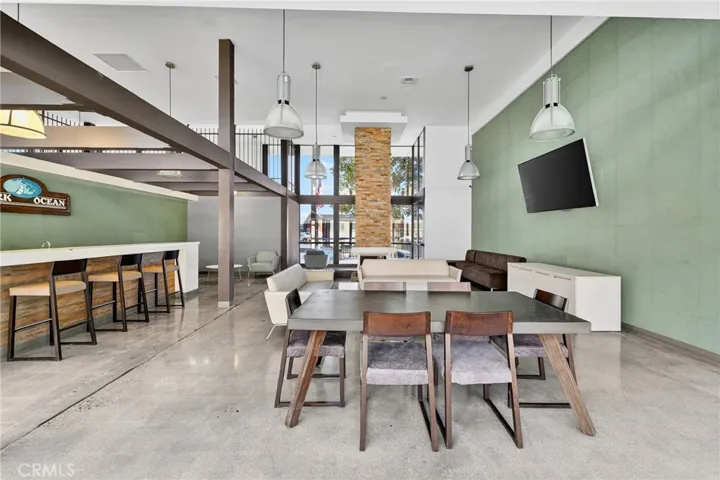 Lobby & TV