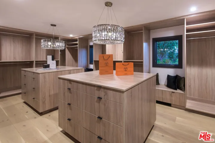 1378 N Doheny Drive, Los Angeles, California 90069