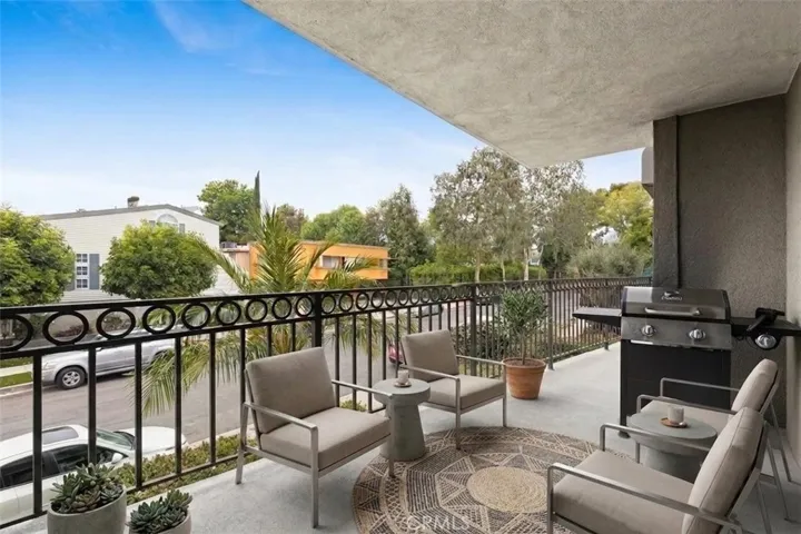 4536 Colbath Avenue 101, Sherman Oaks, California 91423