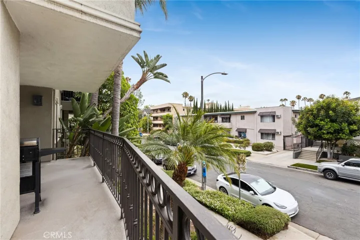 4536 Colbath Avenue 101, Sherman Oaks, California 91423