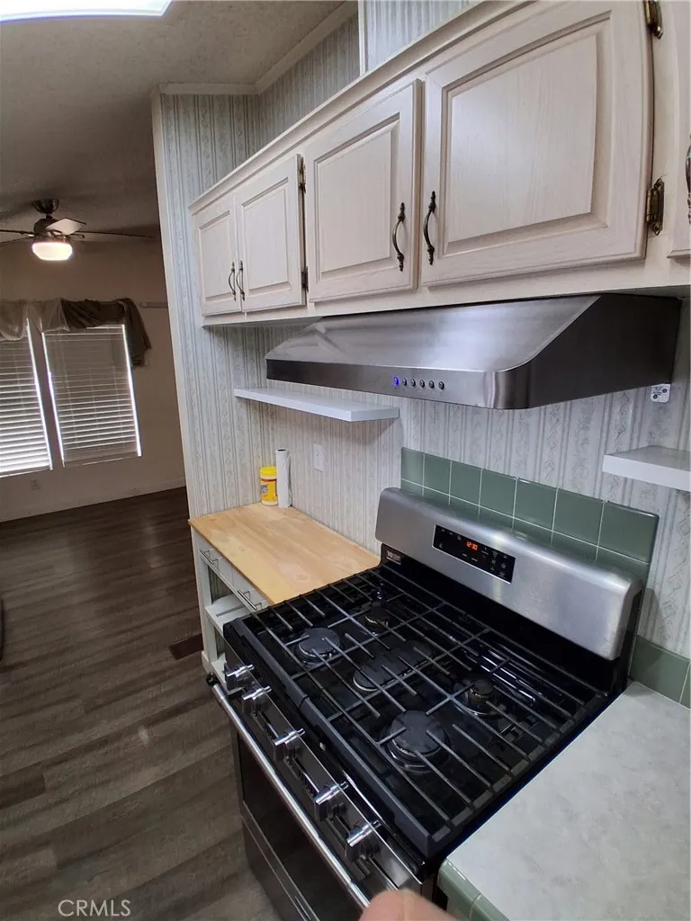 Five burner stove with exhaust hood
