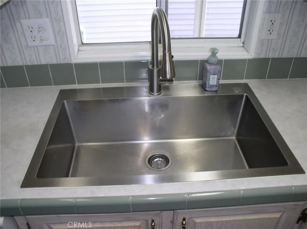 Large kitchen sink