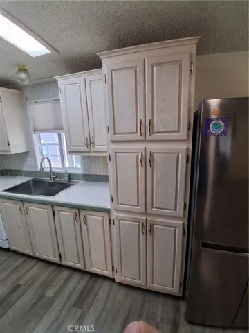 Lots of kitchen closet space