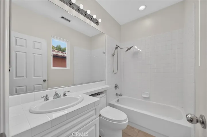 17 Turning Leaf Way, Azusa, California 91702