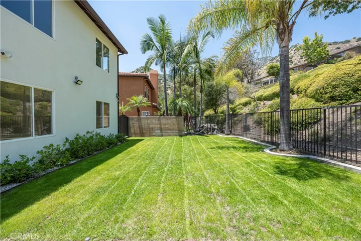 17 Turning Leaf Way, Azusa, California 91702