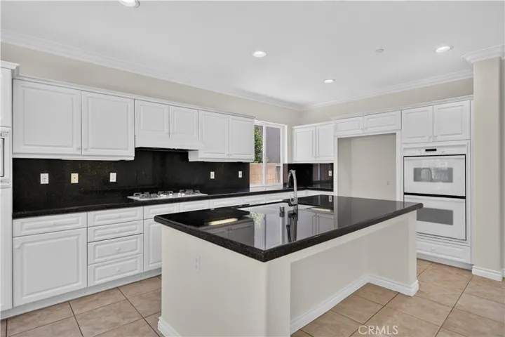 17 Turning Leaf Way, Azusa, California 91702