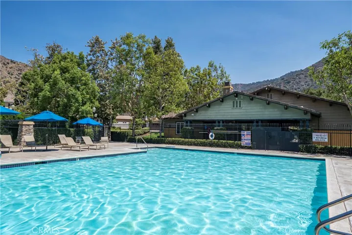 17 Turning Leaf Way, Azusa, California 91702