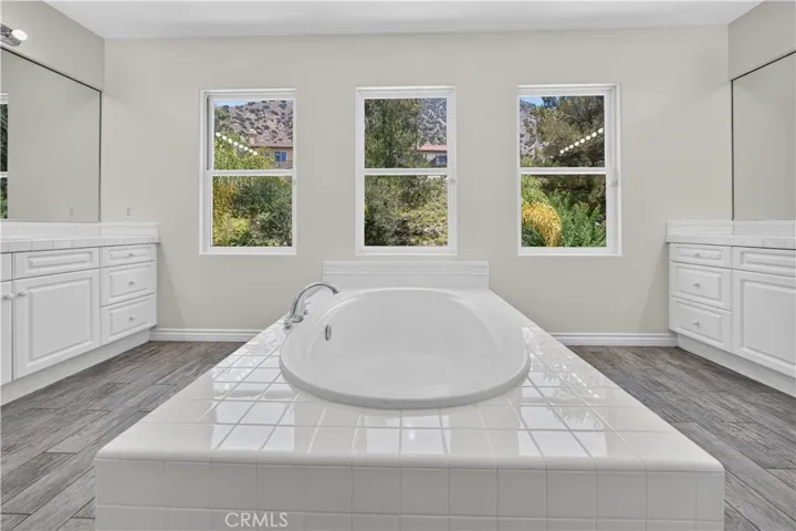 17 Turning Leaf Way, Azusa, California 91702