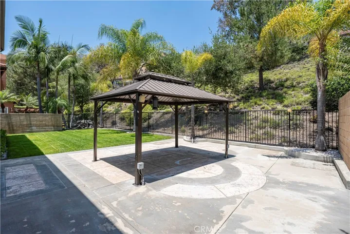 17 Turning Leaf Way, Azusa, California 91702