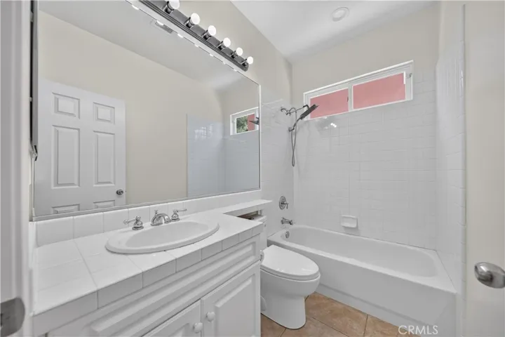 17 Turning Leaf Way, Azusa, California 91702