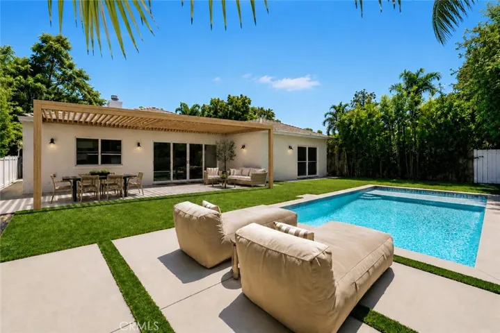 13943 Margate, Sherman Oaks, California 91401