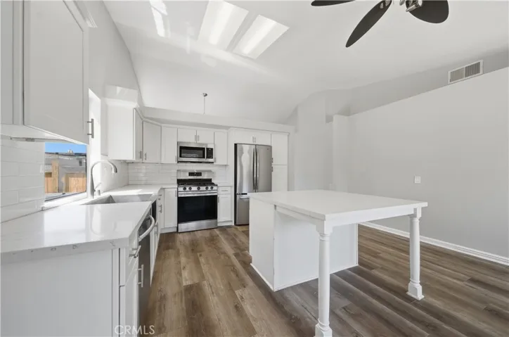 24428 Oakridge Cir, Murrieta, California 92562