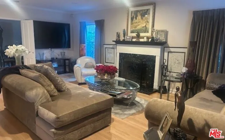 1664 Benedict Canyon Drive, Beverly Hills, California 90210
