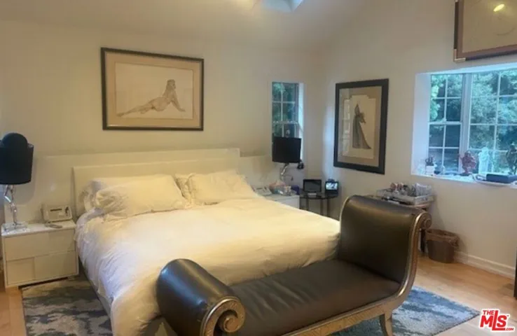 1664 Benedict Canyon Drive, Beverly Hills, California 90210