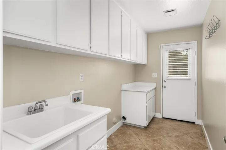 1536 Chestnut, Corona, California 92881