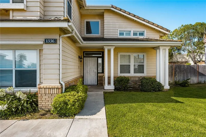 1536 Chestnut, Corona, California 92881