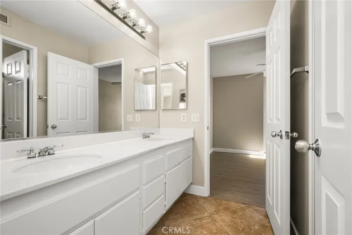1536 Chestnut, Corona, California 92881