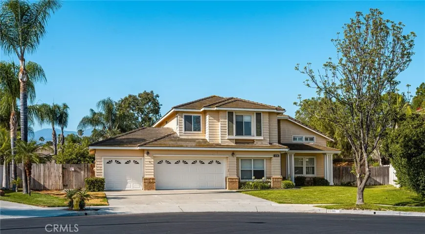 1536 Chestnut, Corona, California 92881