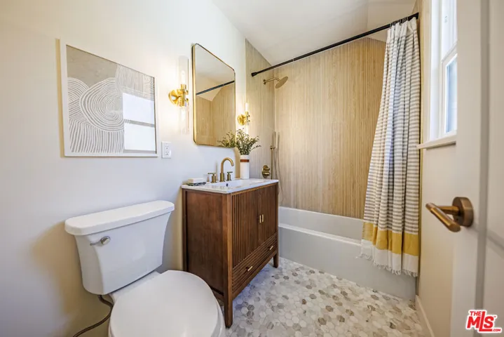 4325 Price Street, Los Angeles, California 90027