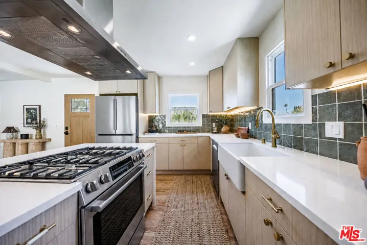 4325 Price Street, Los Angeles, California 90027