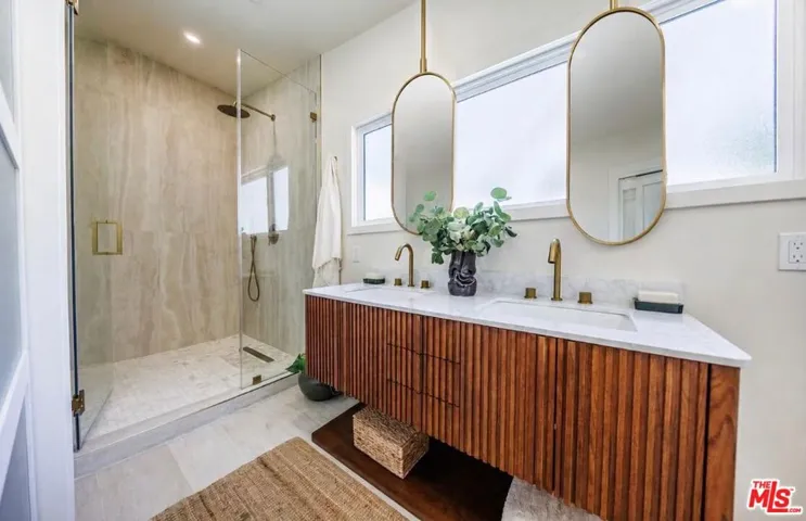 4325 Price Street, Los Angeles, California 90027